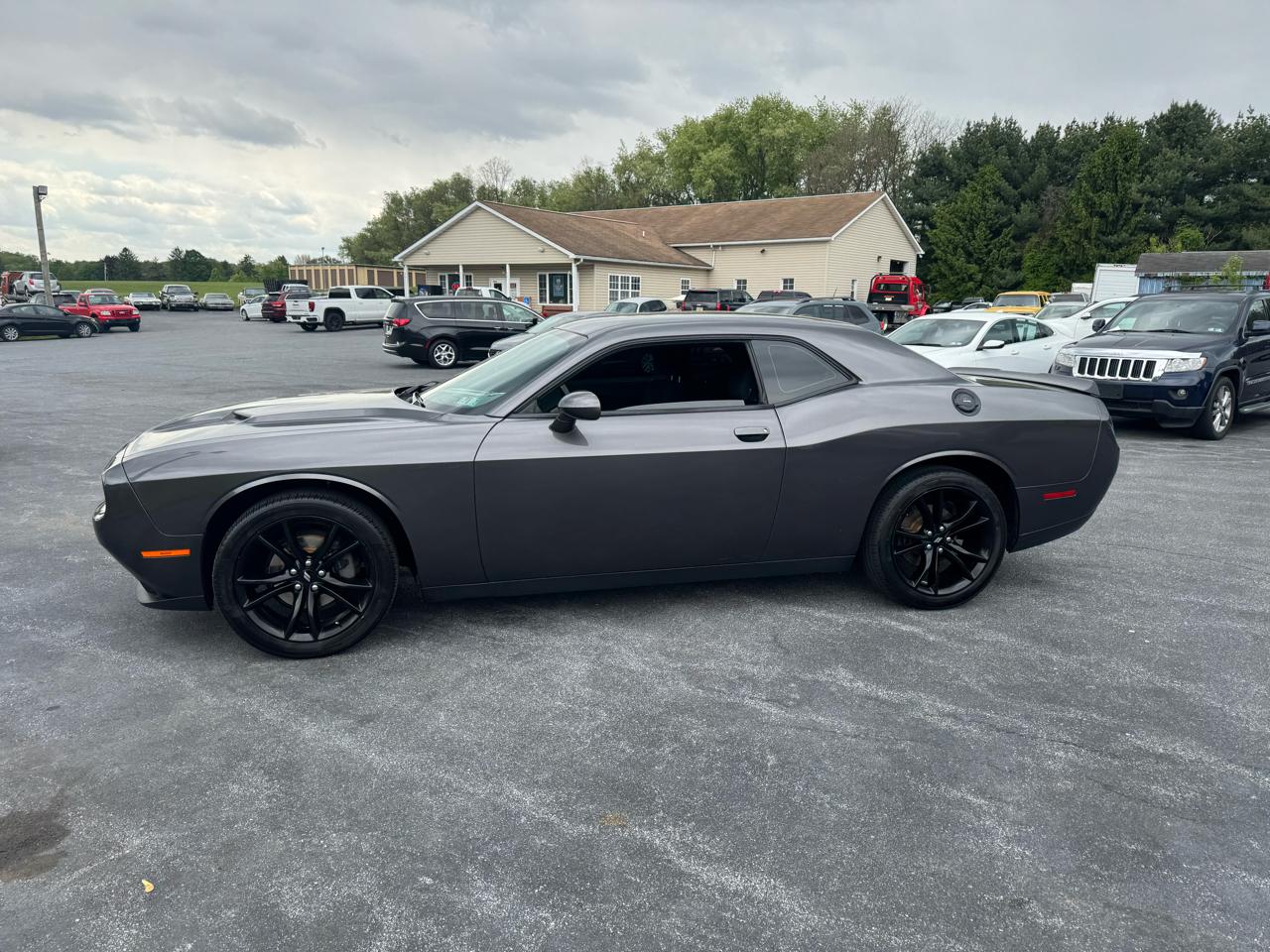 Dodge Challenger SXT RWD 2018