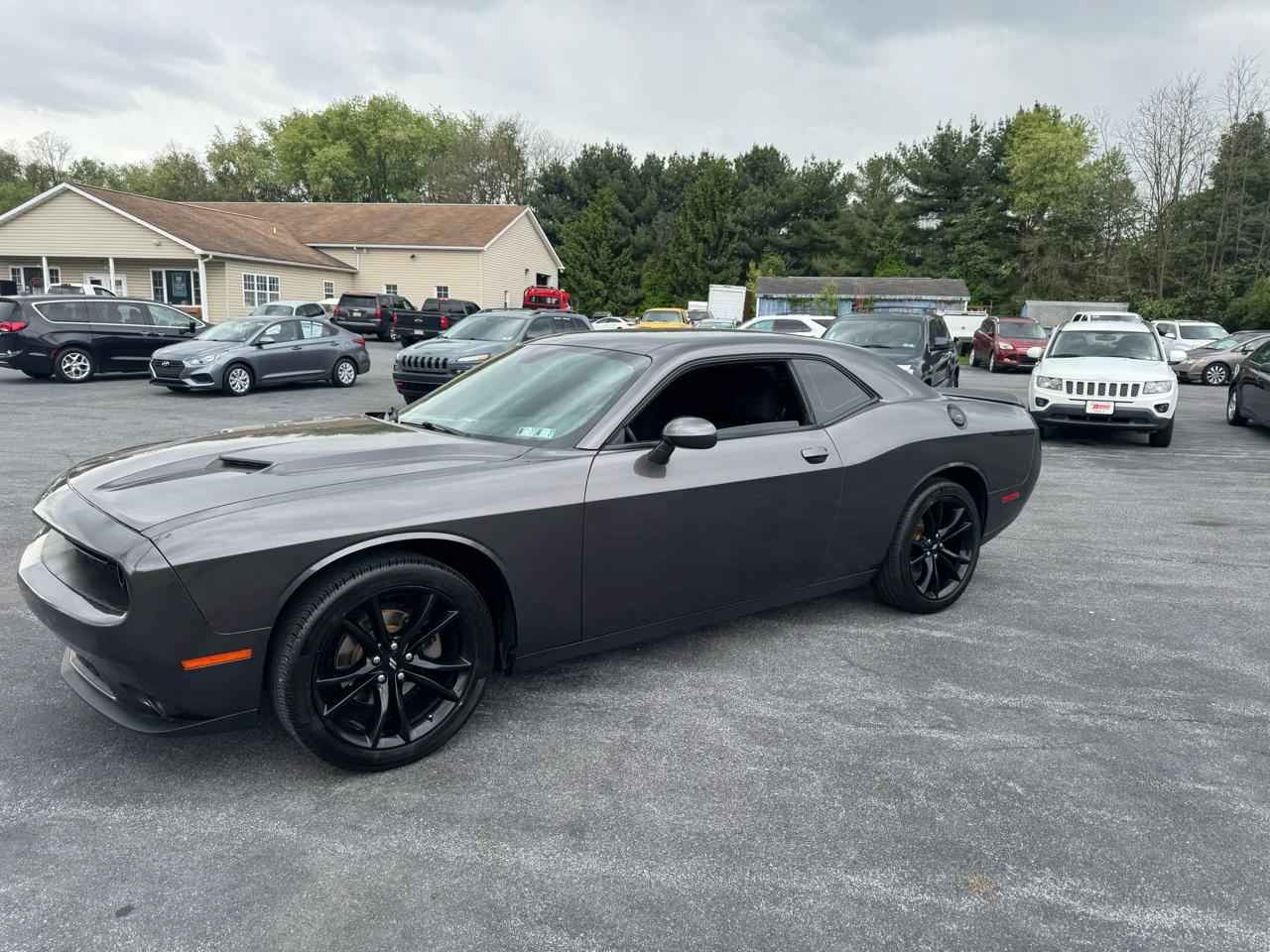 Dodge Challenger SXT RWD 2018
