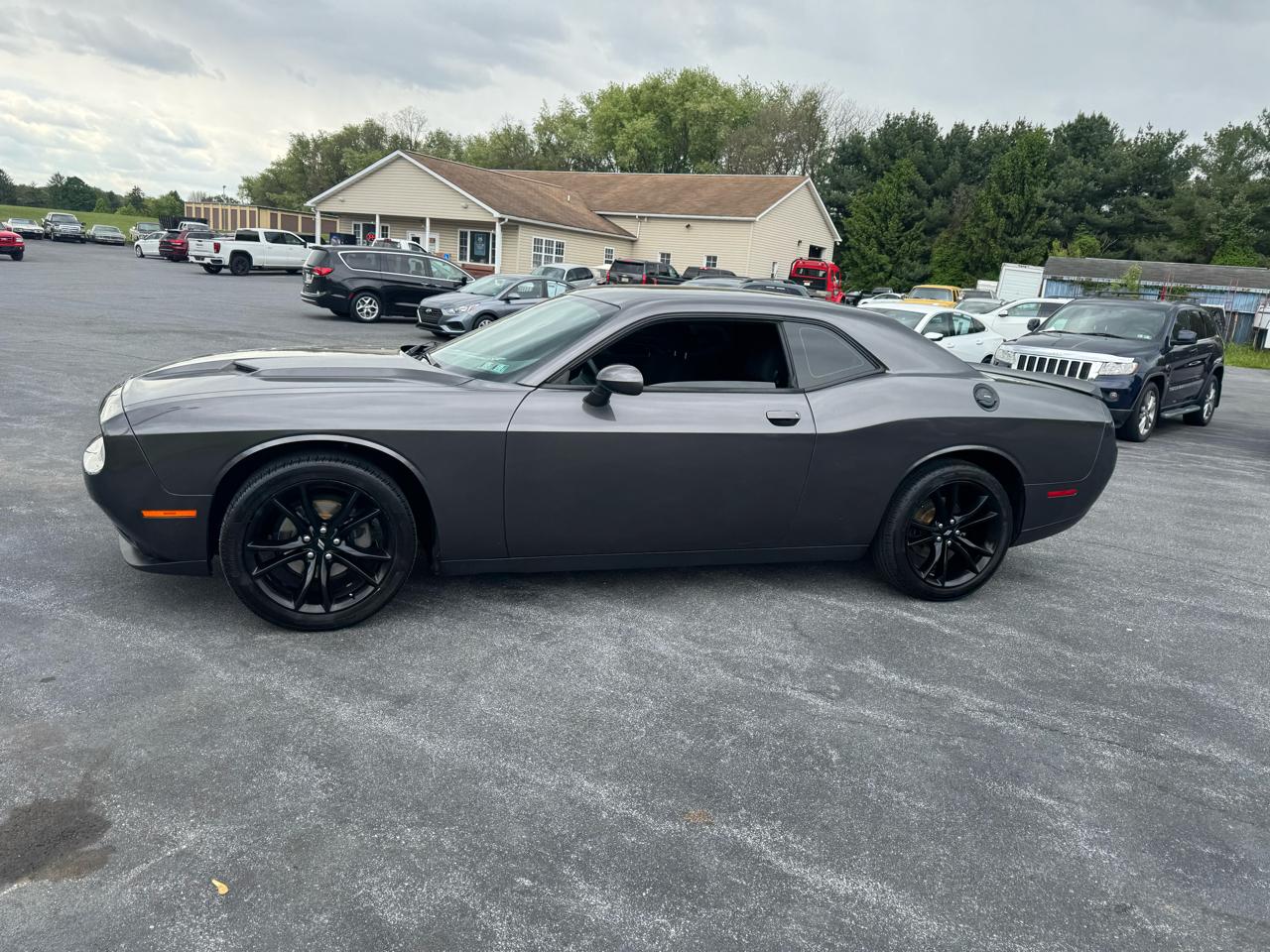 Dodge Challenger SXT RWD 2018