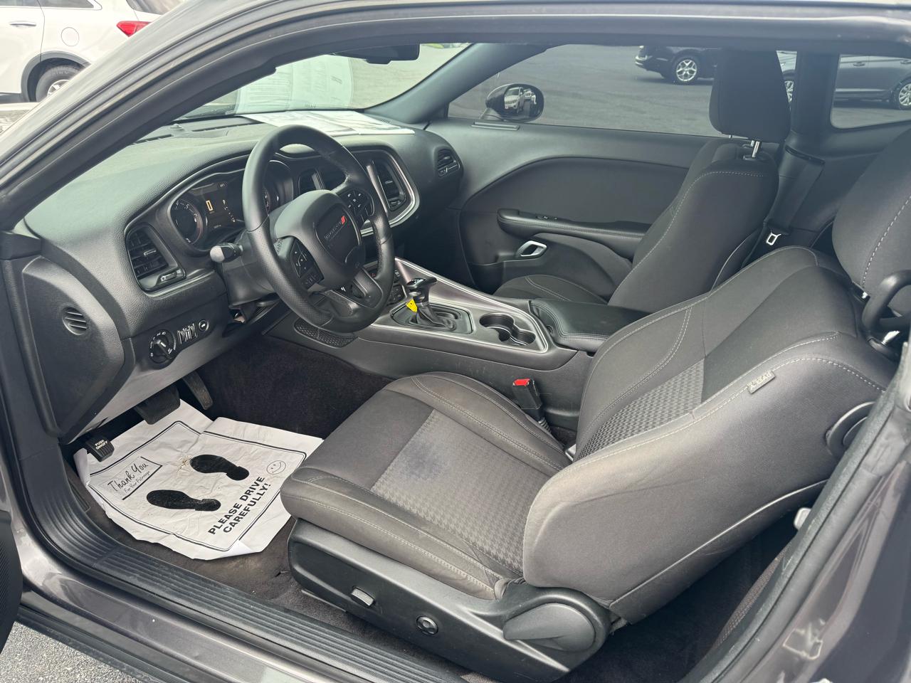 Dodge Challenger SXT RWD 2018