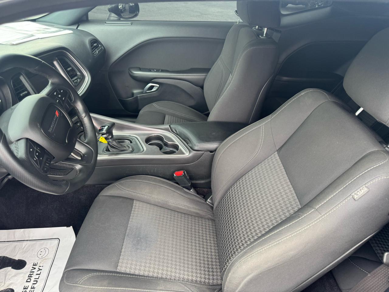 Dodge Challenger SXT RWD 2018