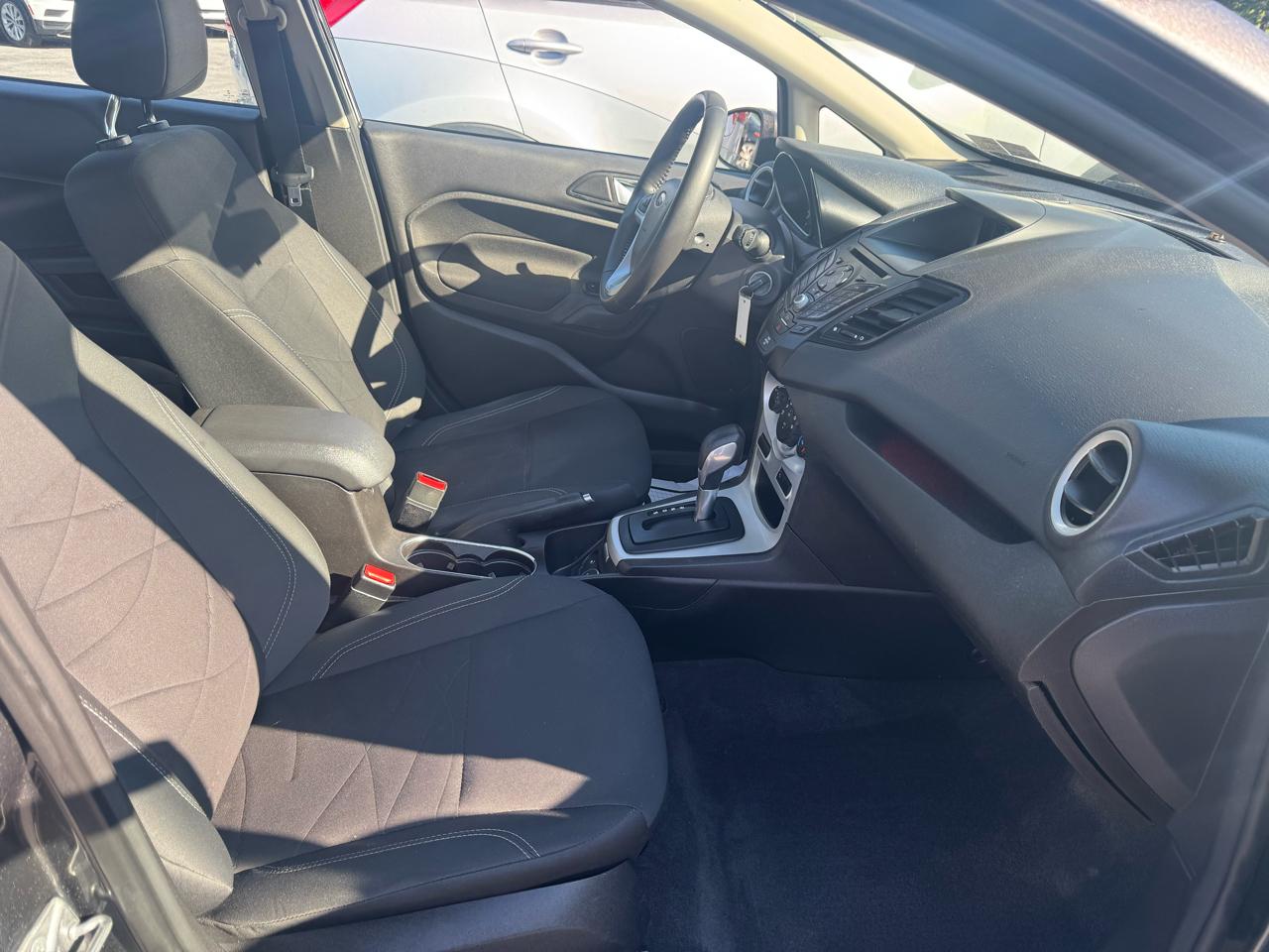 Ford Fiesta 4dr Sdn SE 2016