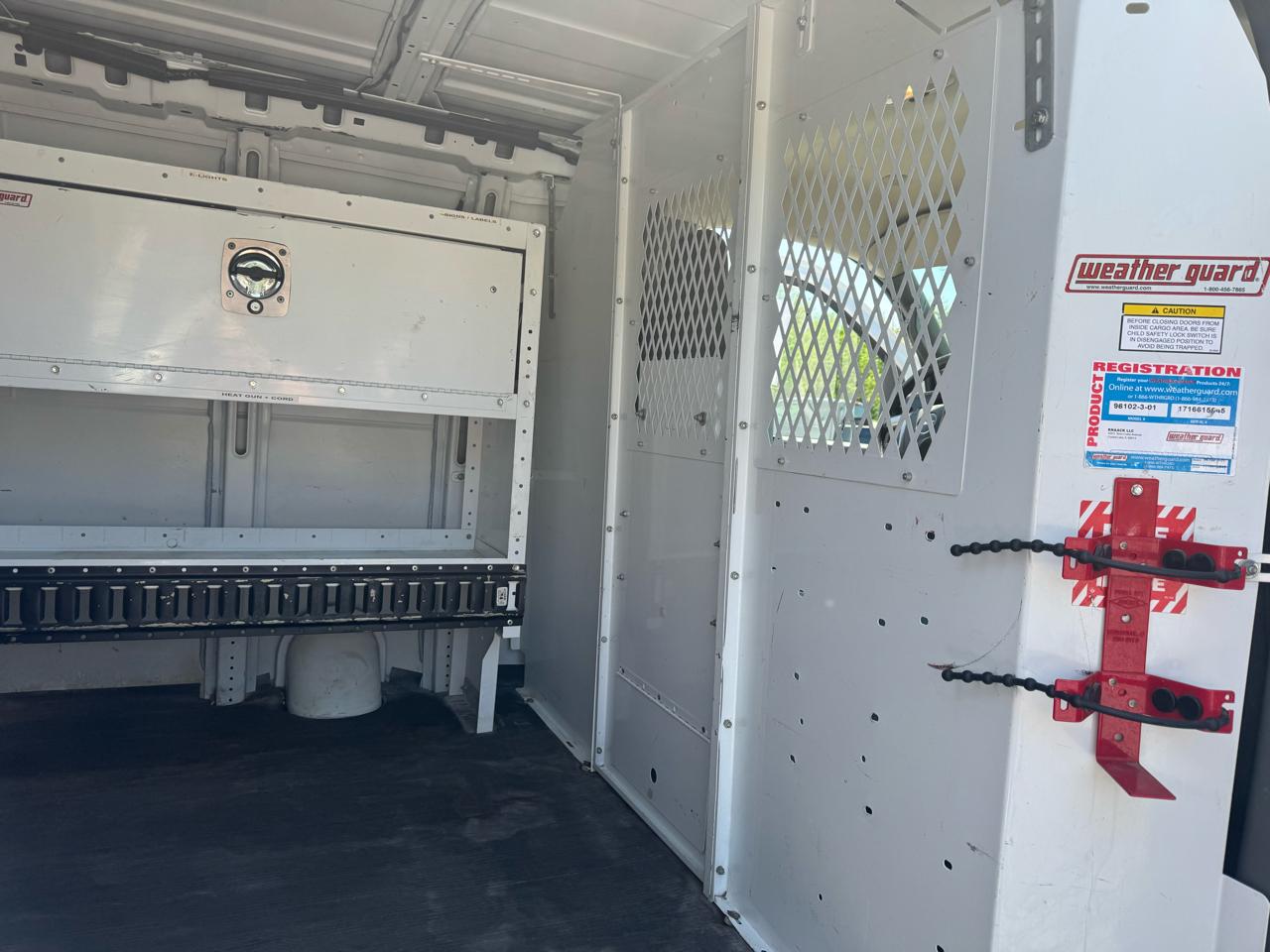 GMC Savana Cargo Van RWD 3500 135" 2017