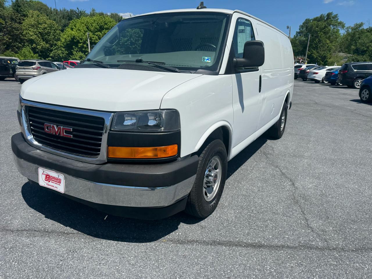 GMC Savana Cargo Van RWD 3500 135" 2017