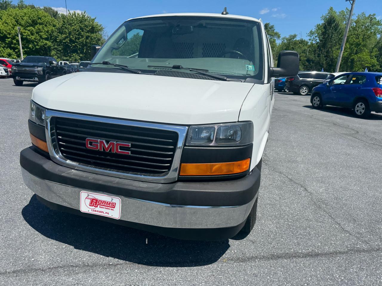 GMC Savana Cargo Van RWD 3500 135" 2017