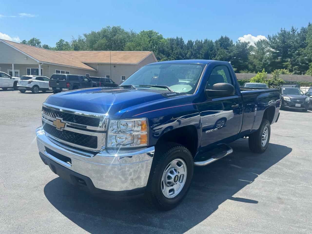 Chevrolet Silverado 2500HD 2WD Reg Cab 133.7" Work Truck 2013
