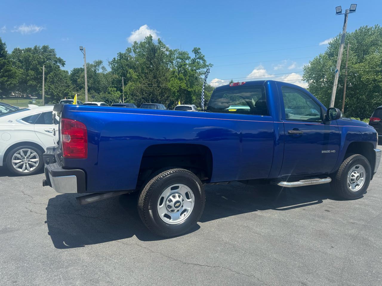 Chevrolet Silverado 2500HD 2WD Reg Cab 133.7" Work Truck 2013