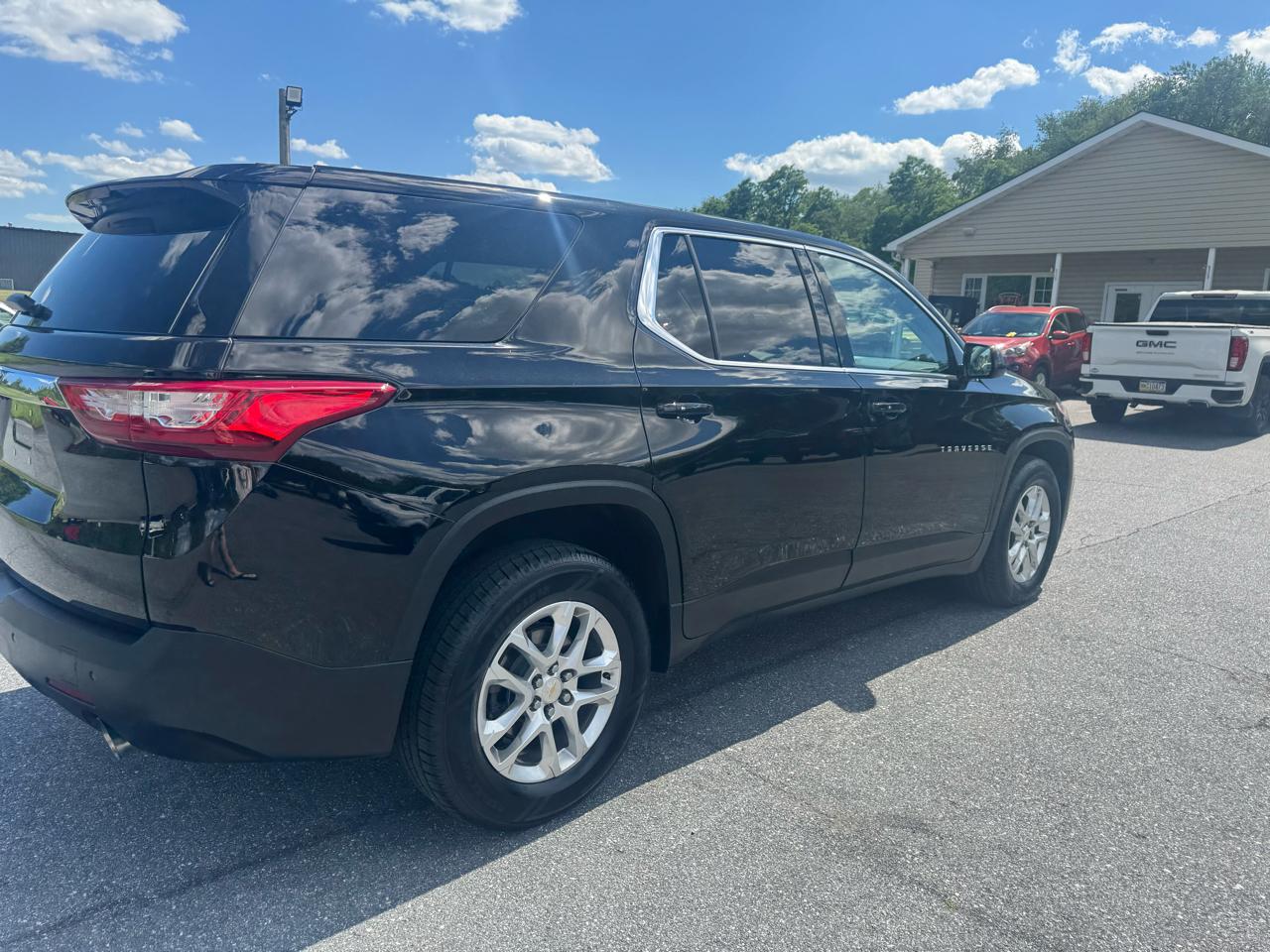 Chevrolet Traverse AWD 4dr LS w/1FL 2020