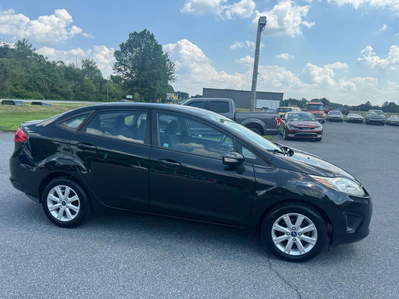 Ford Fiesta 4dr Sdn SE 2013