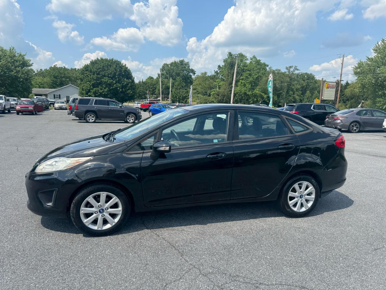 Ford Fiesta 4dr Sdn SE 2013