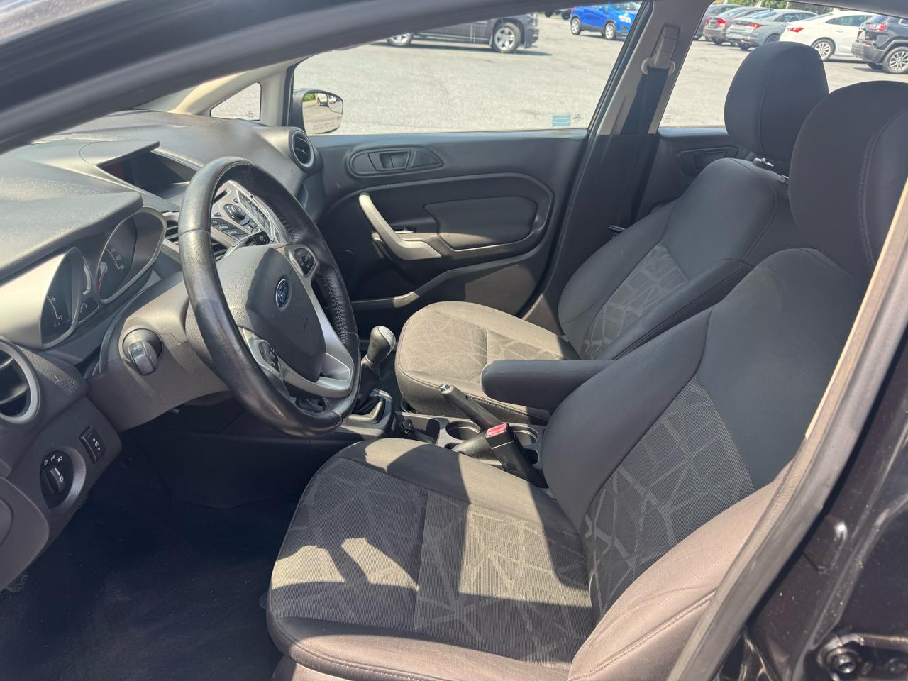 Ford Fiesta 4dr Sdn SE 2013