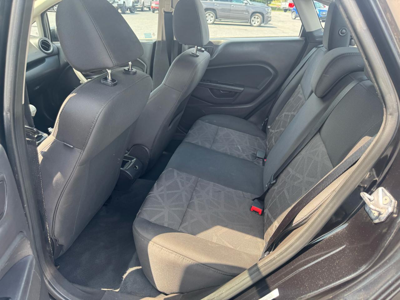 Ford Fiesta 4dr Sdn SE 2013