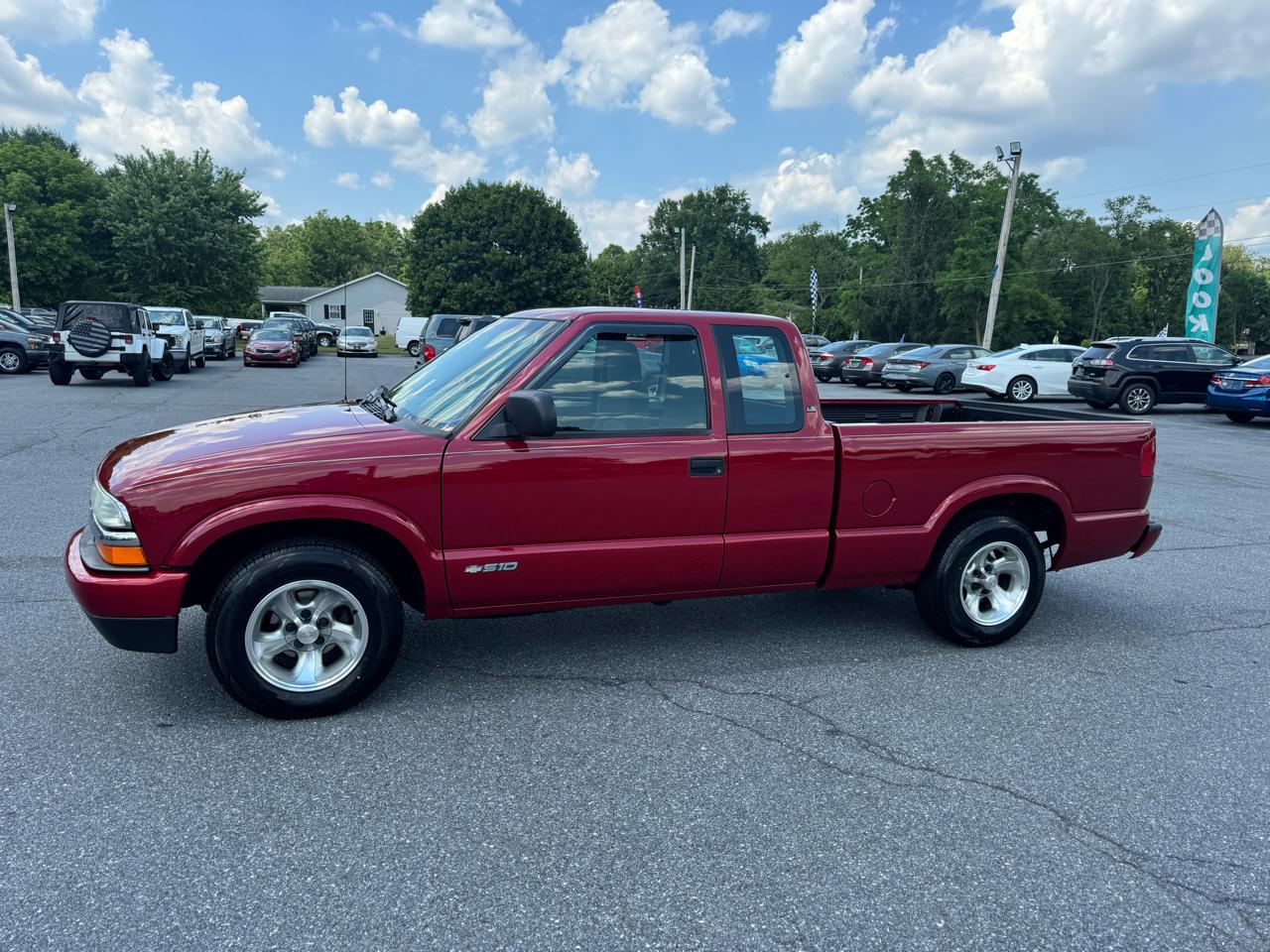 Chevrolet S-10 Ext Cab 123" WB LS 2003