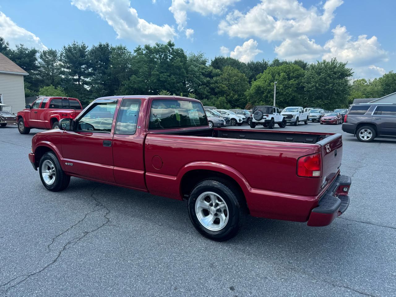 Chevrolet S-10 Ext Cab 123" WB LS 2003