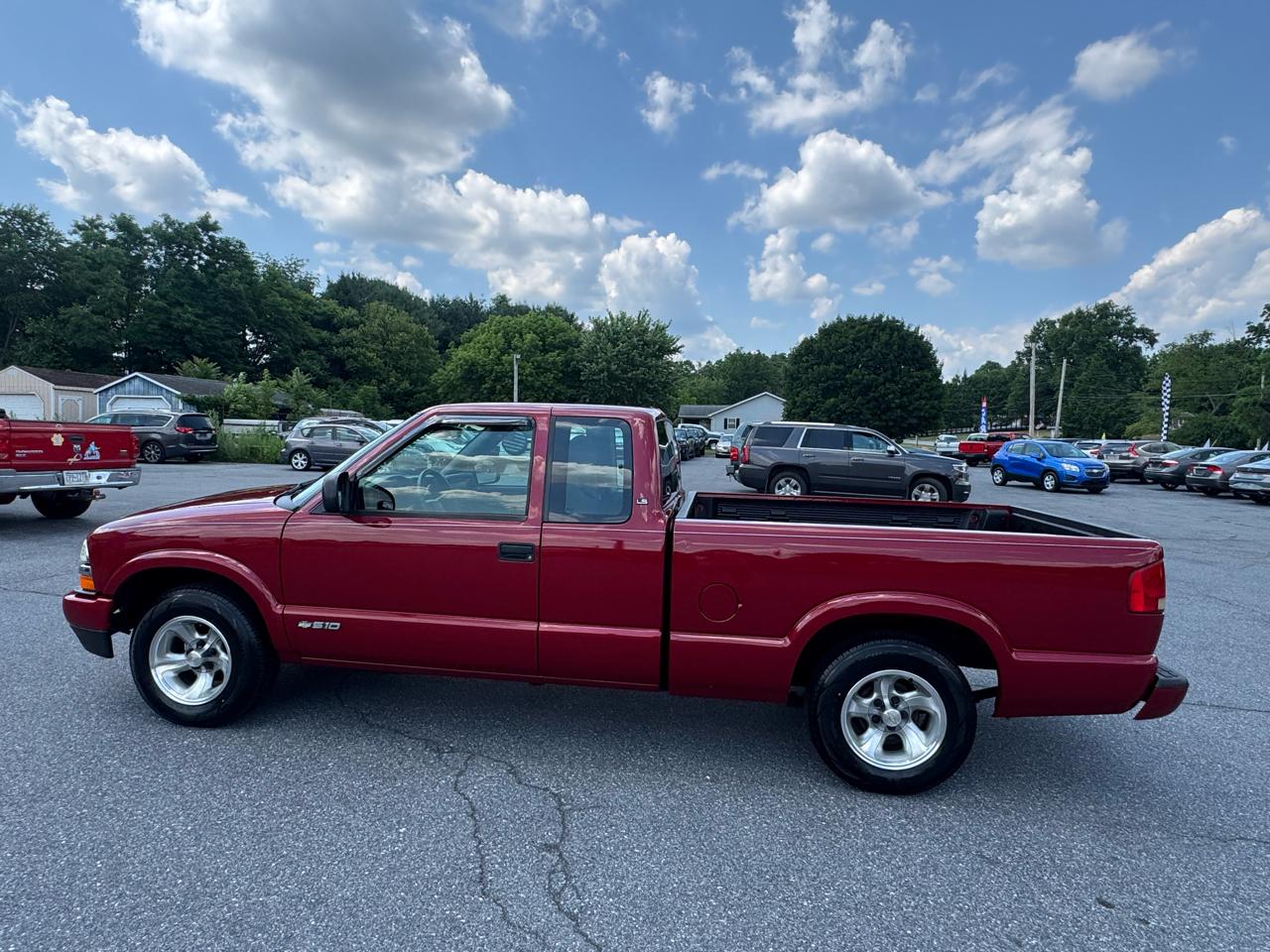 Chevrolet S-10 Ext Cab 123" WB LS 2003