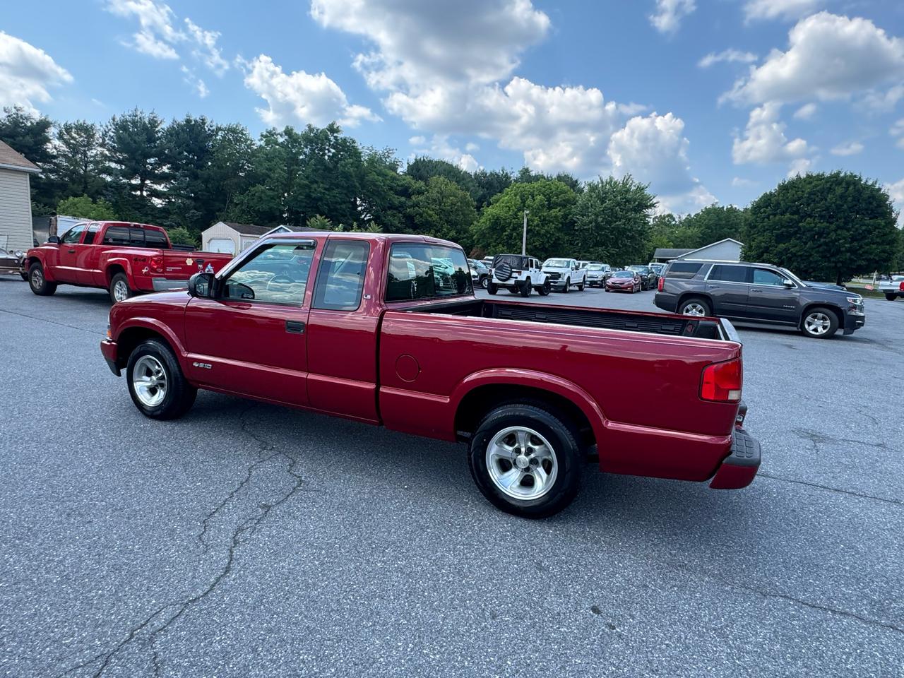 Chevrolet S-10 Ext Cab 123" WB LS 2003