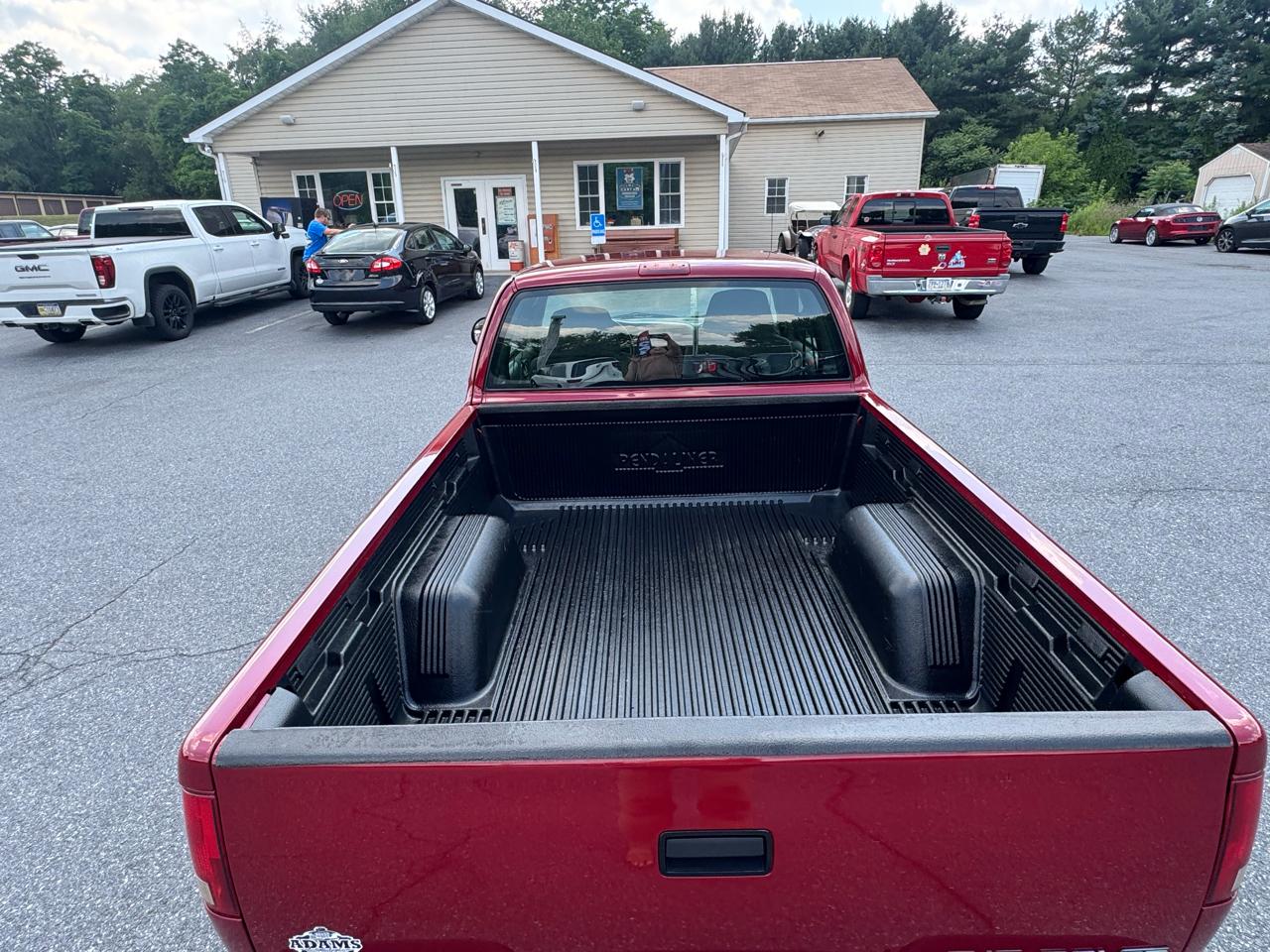 Chevrolet S-10 Ext Cab 123" WB LS 2003