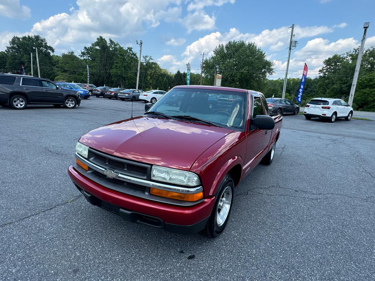 Chevrolet S-10 Ext Cab 123" WB LS 2003