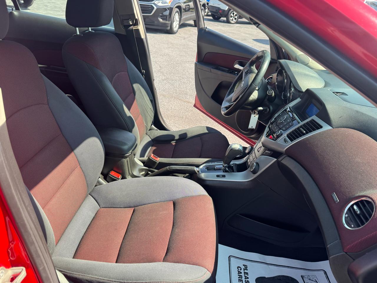 Chevrolet Cruze 4dr Sdn LT w/1LT 2012