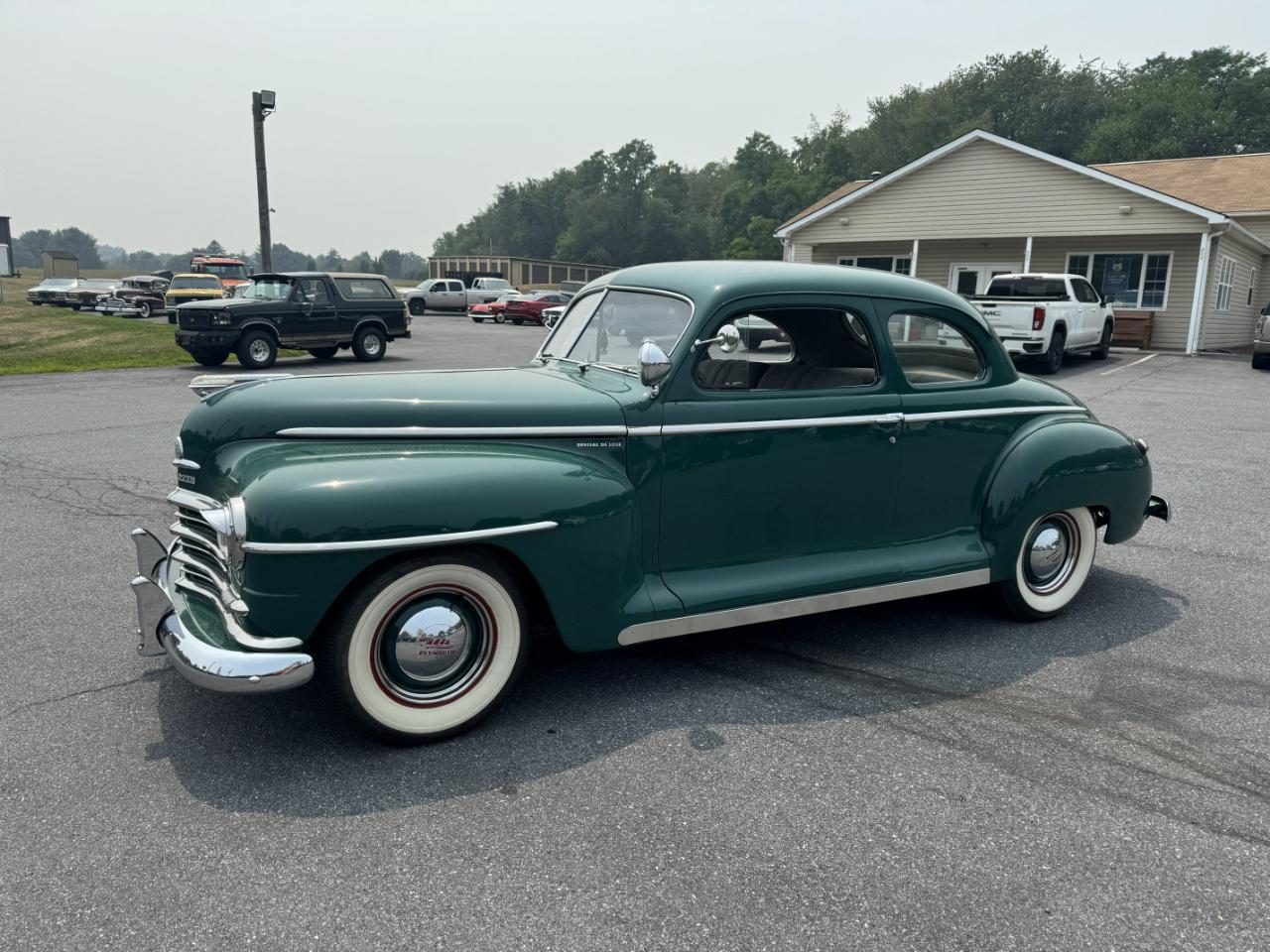 Plymouth Deluxe  1948