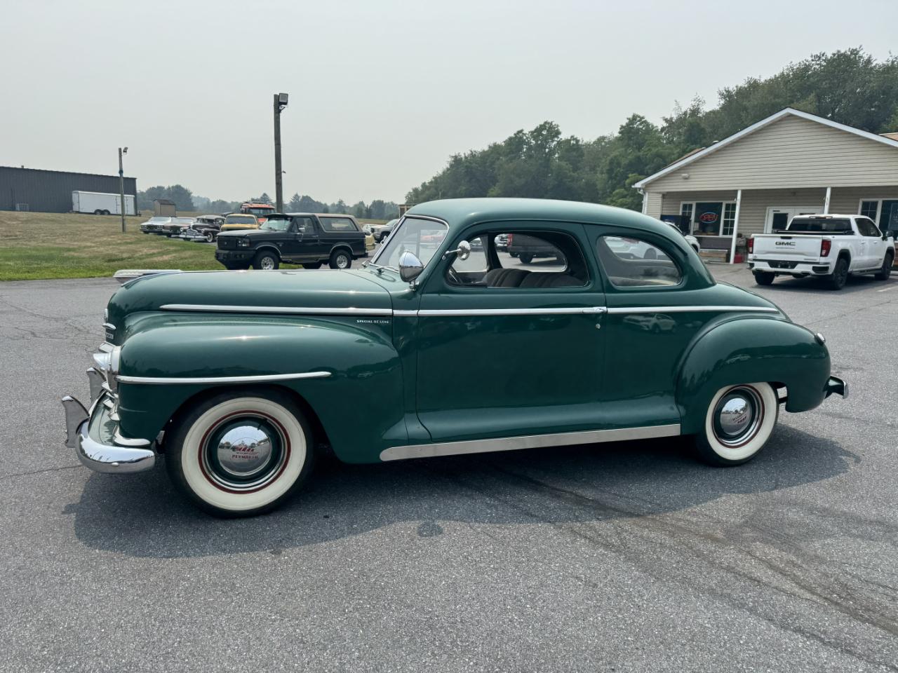 Plymouth Deluxe  1948
