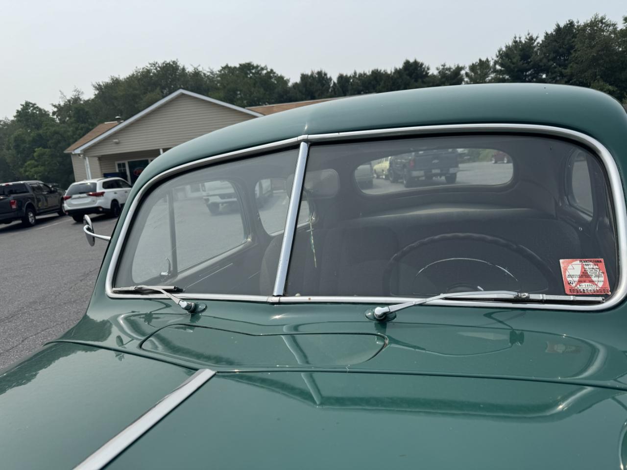 Plymouth Deluxe  1948