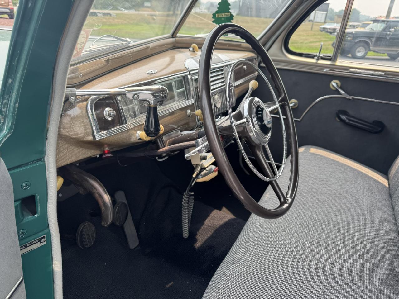 Plymouth Deluxe  1948