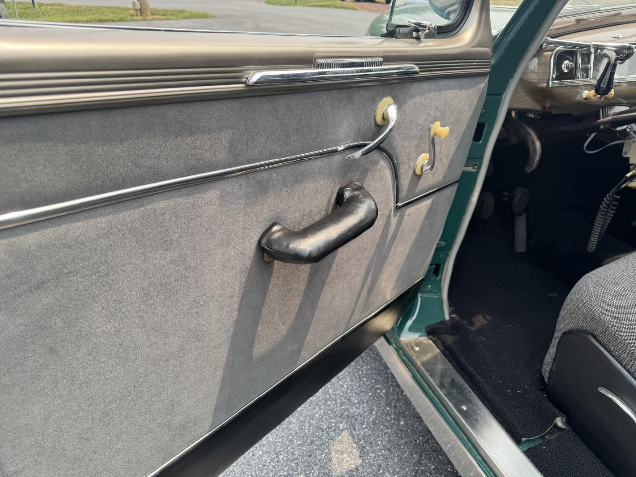 Plymouth Deluxe  1948
