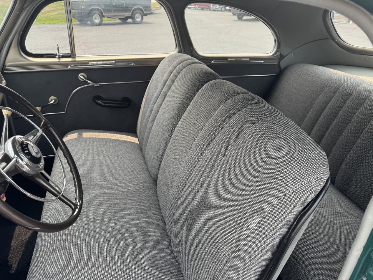 Plymouth Deluxe  1948