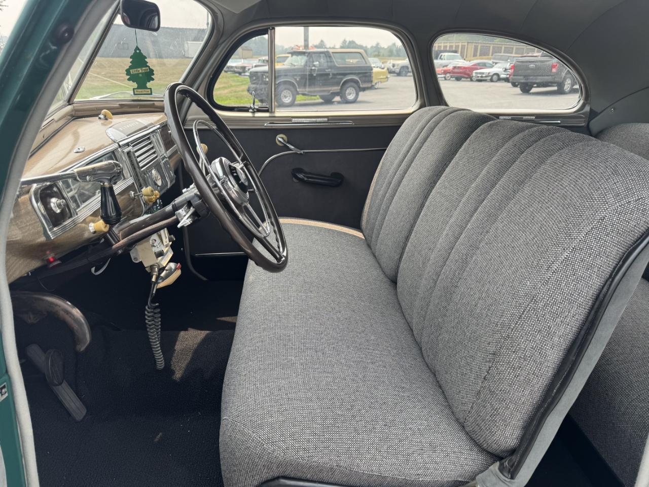 Plymouth Deluxe  1948