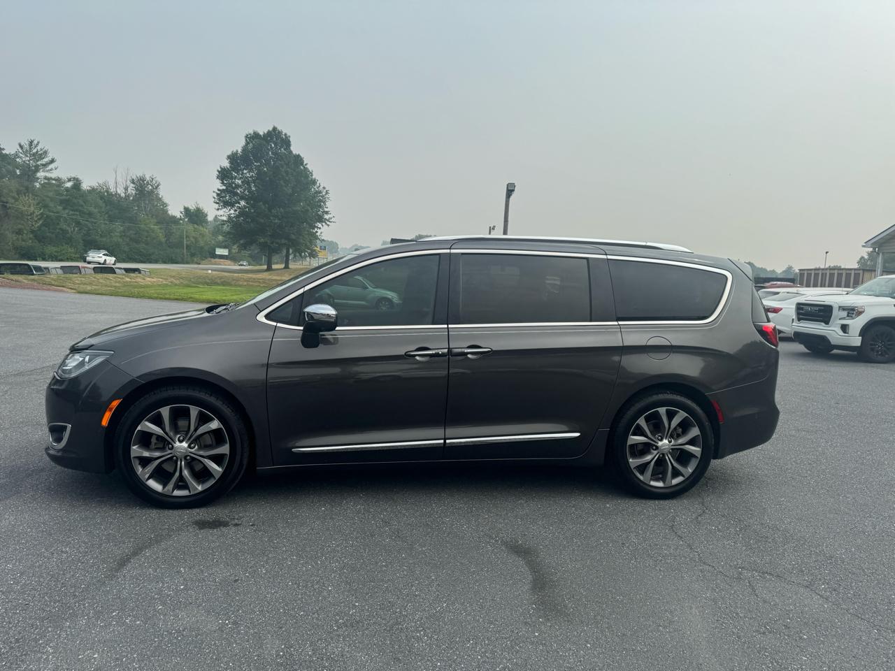 Chrysler Pacifica Limited FWD 2017