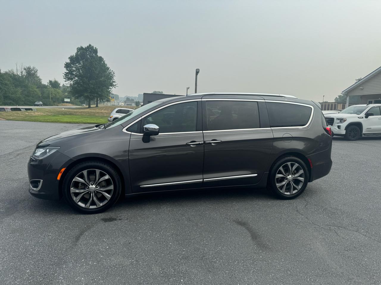 Chrysler Pacifica Limited FWD 2017