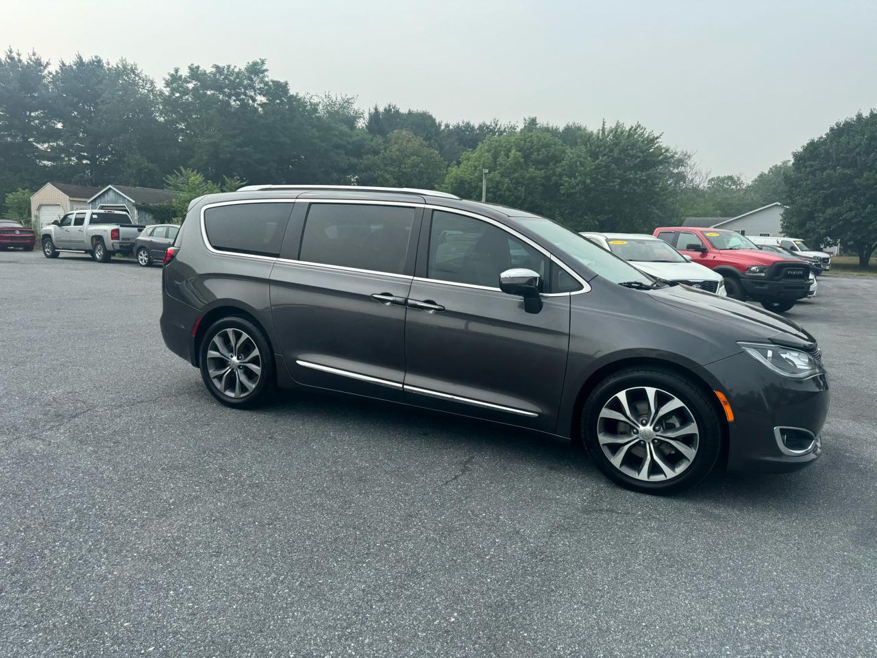 Chrysler Pacifica Limited FWD 2017