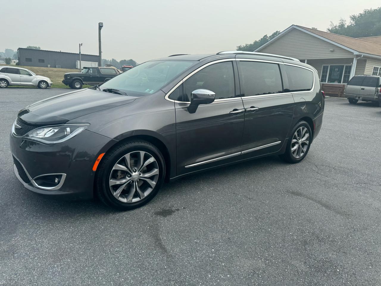 Chrysler Pacifica Limited FWD 2017