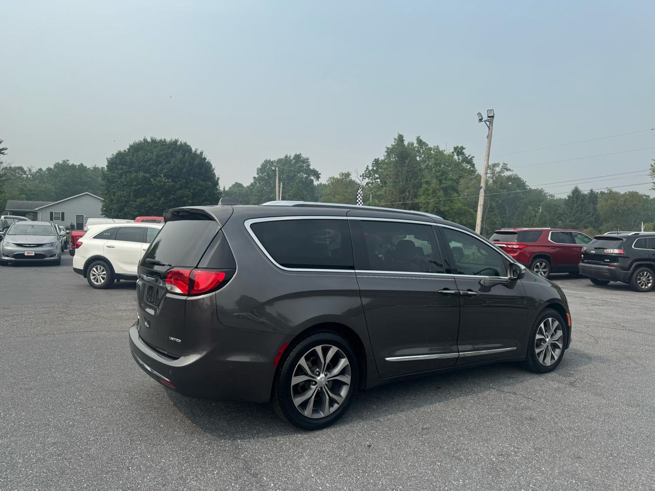 Chrysler Pacifica Limited FWD 2017