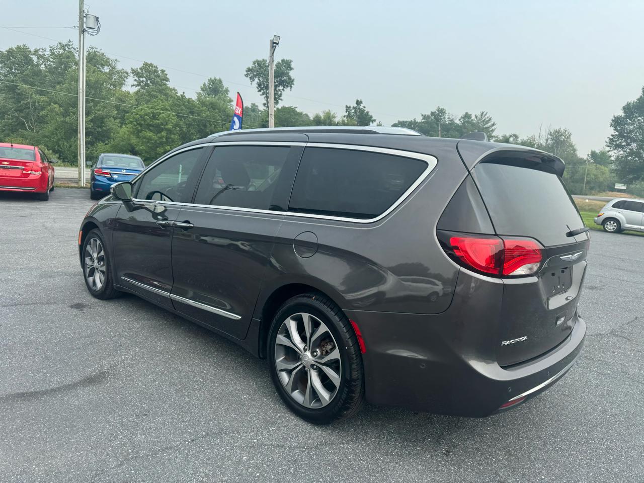 Chrysler Pacifica Limited FWD 2017