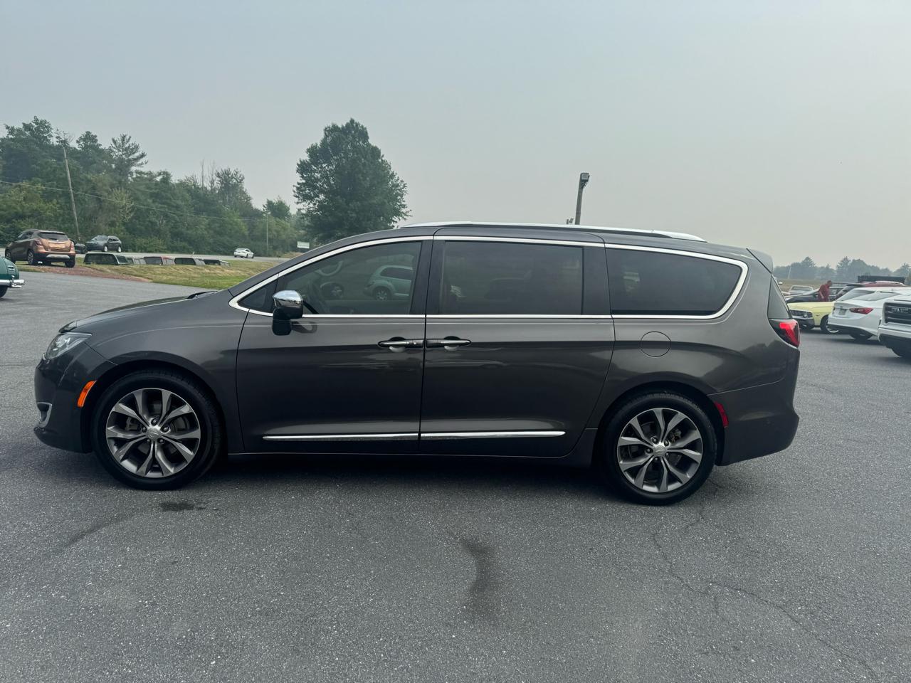 Chrysler Pacifica Limited FWD 2017