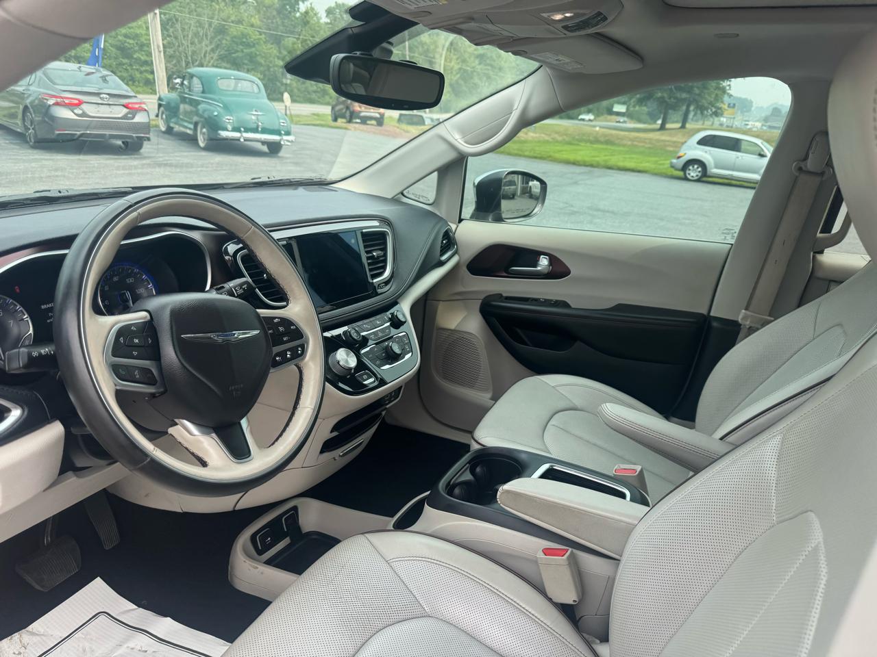 Chrysler Pacifica Limited FWD 2017