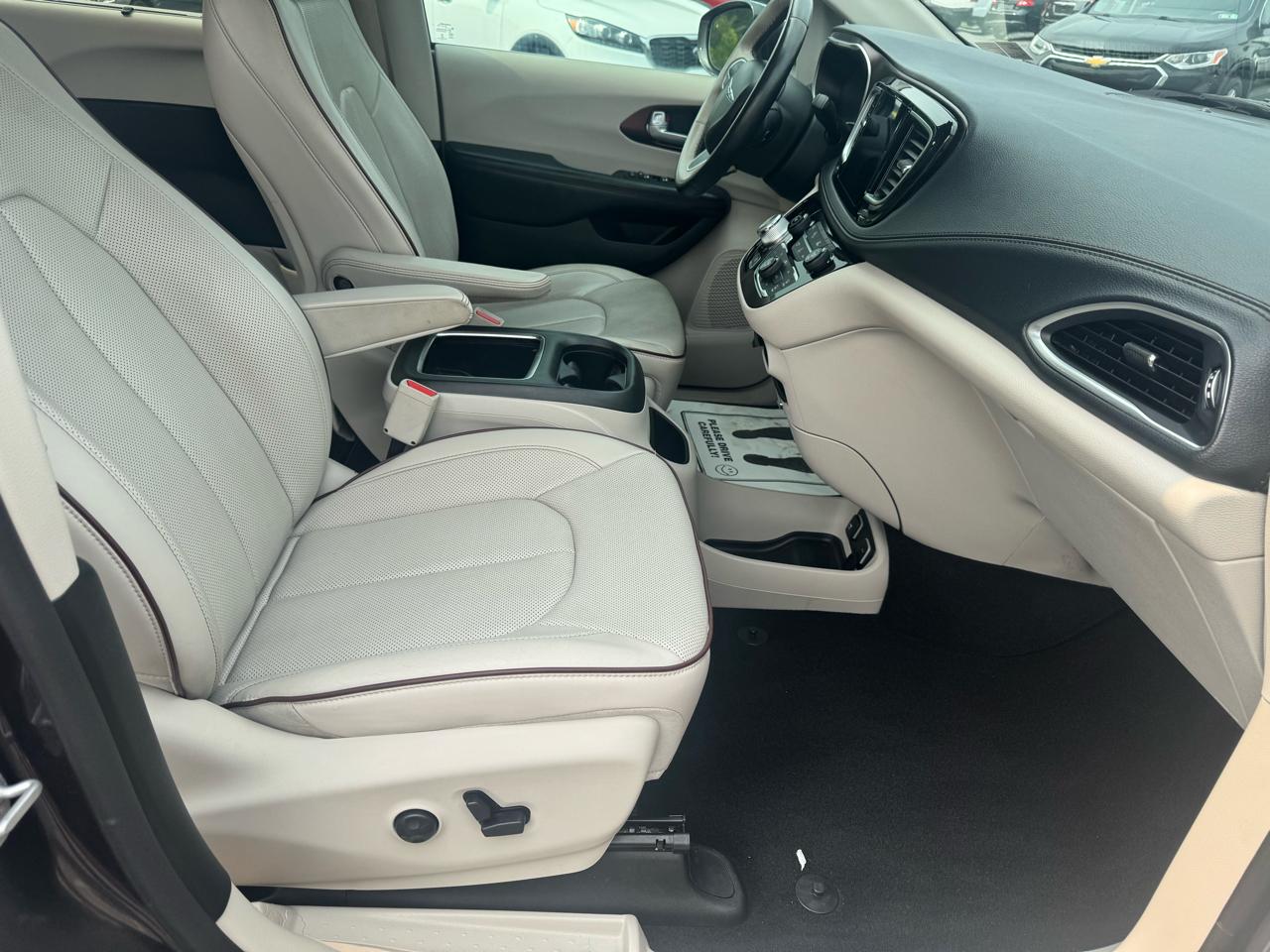 Chrysler Pacifica Limited FWD 2017
