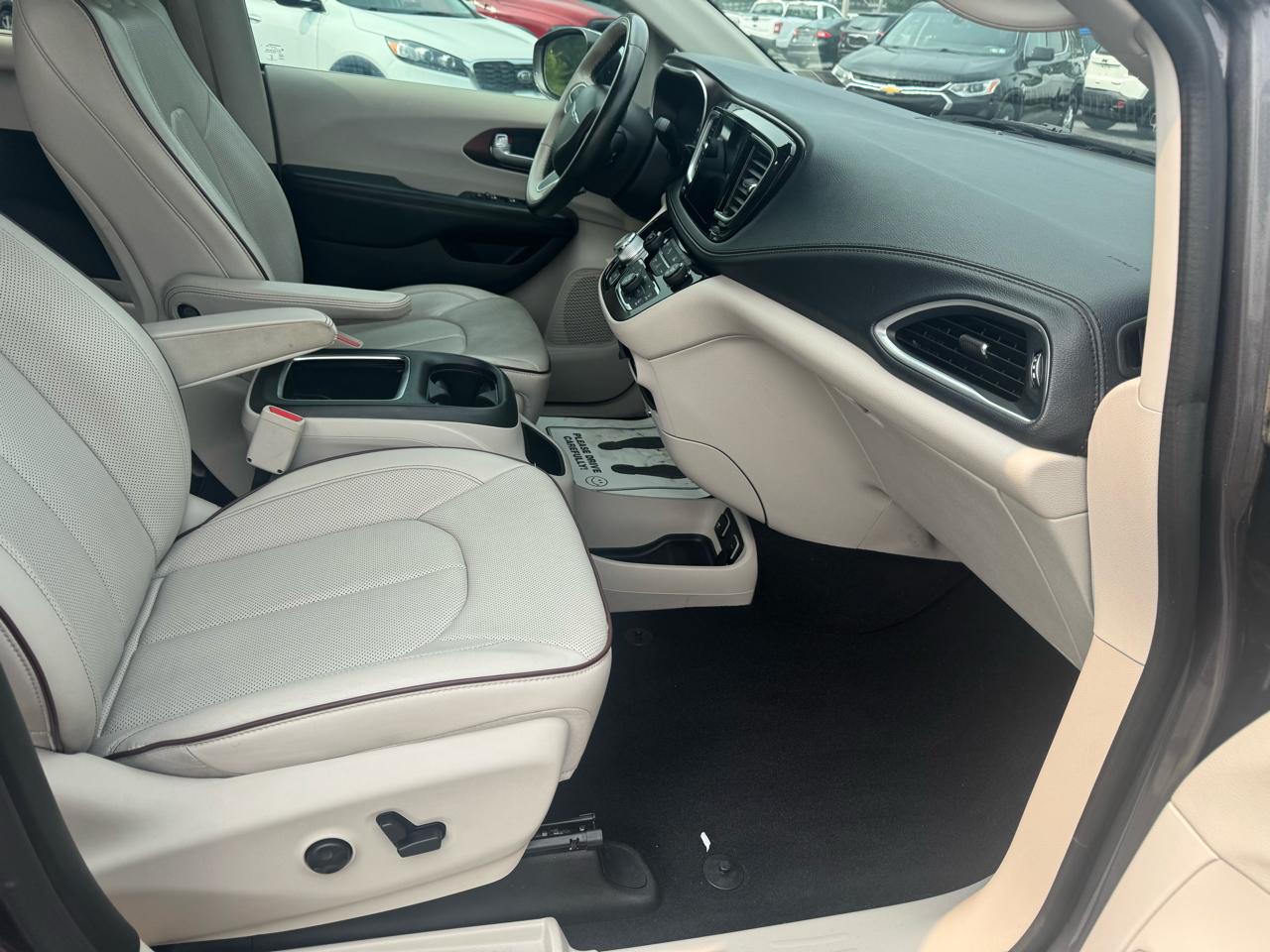 Chrysler Pacifica Limited FWD 2017