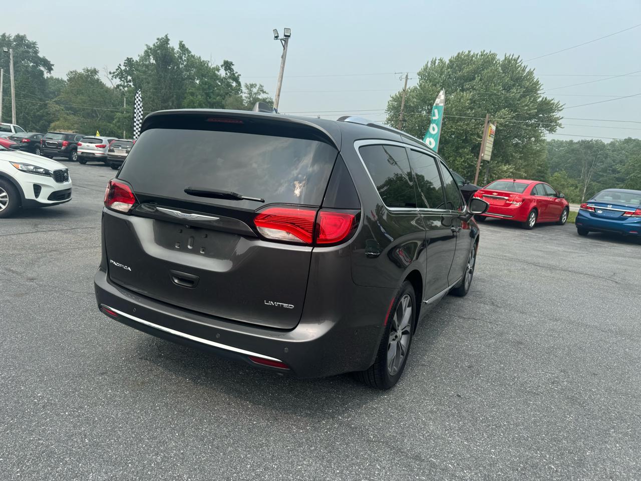 Chrysler Pacifica Limited FWD 2017