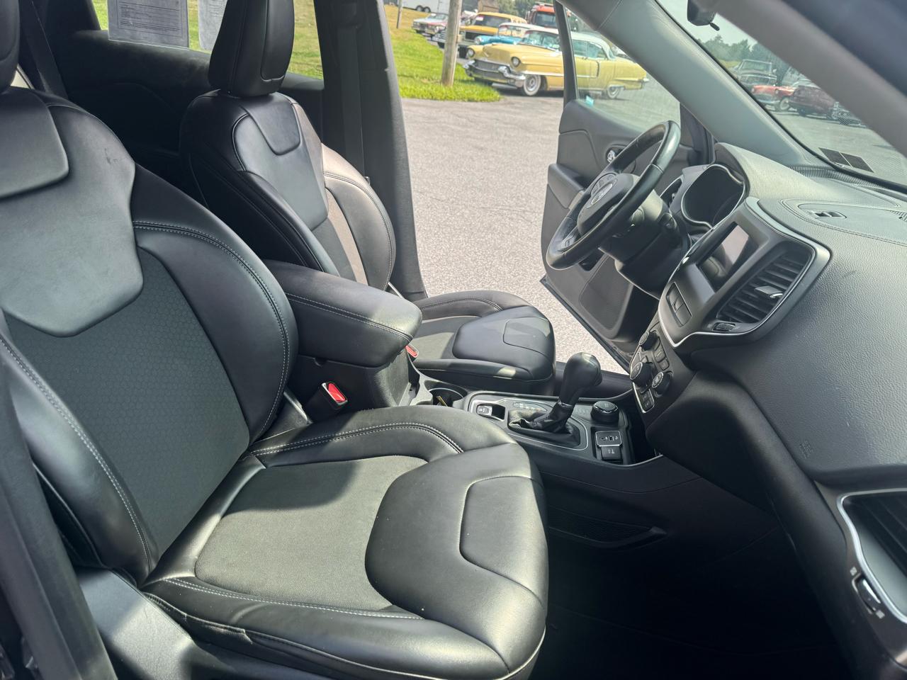 Jeep Cherokee Latitude Plus 4x4 2019