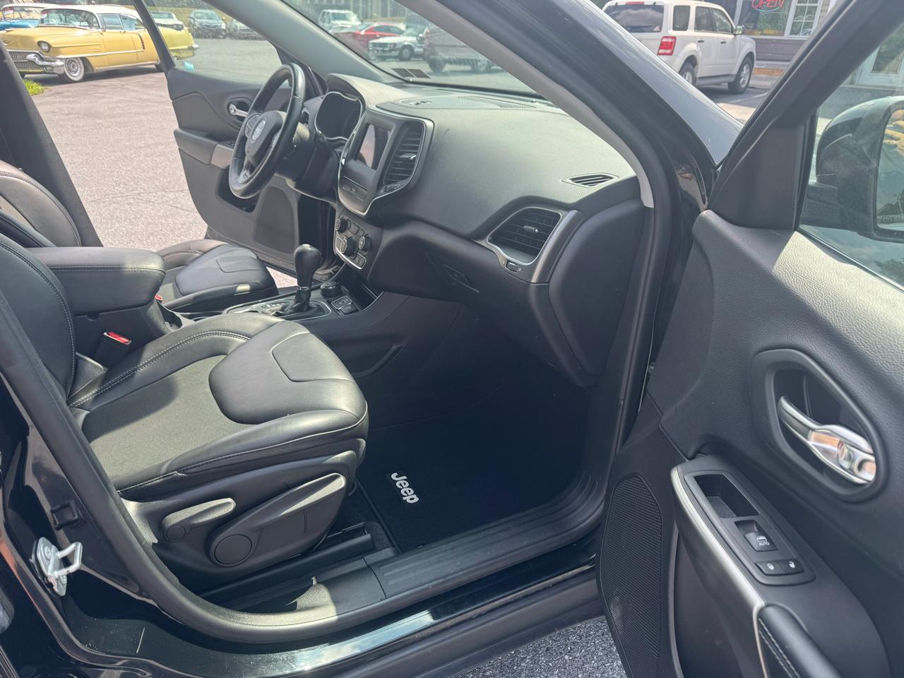 Jeep Cherokee Latitude Plus 4x4 2019