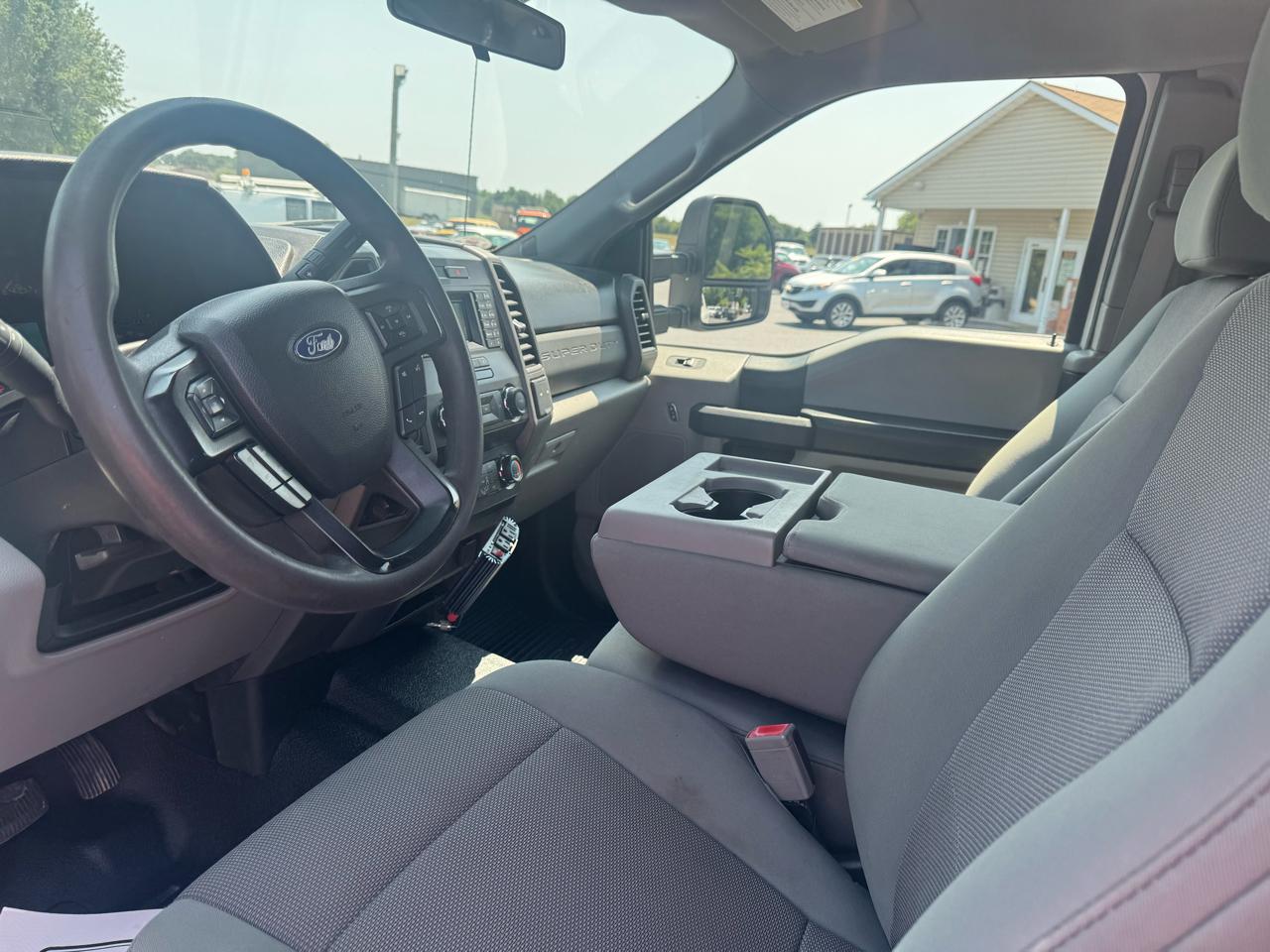 Ford Super Duty F-250 SRW XL 4WD SuperCab 8' Box 2019