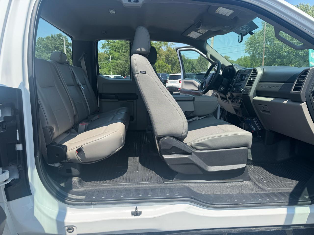 Ford Super Duty F-250 SRW XL 4WD SuperCab 8' Box 2019