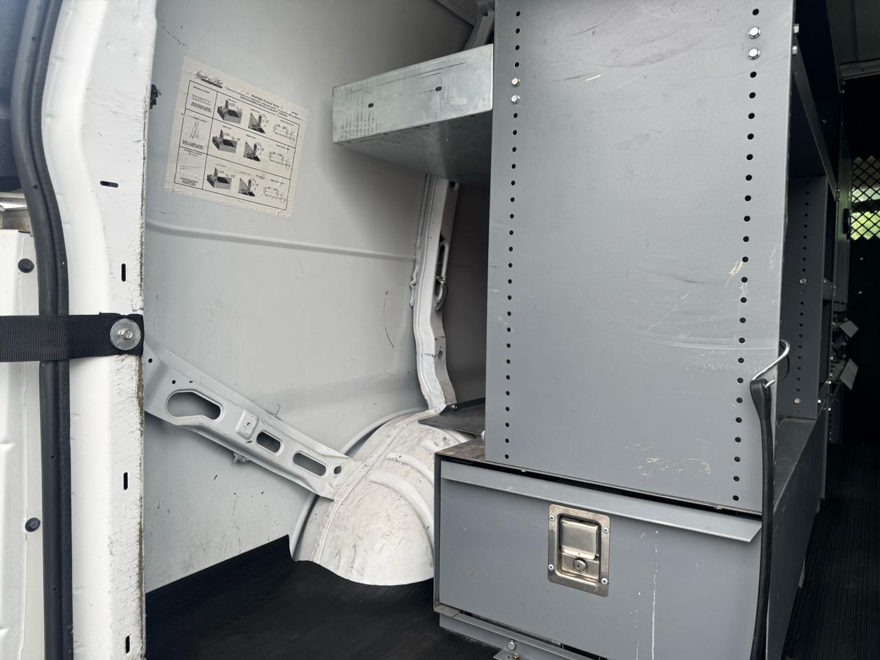 Chevrolet Express Cargo Van RWD 2500 135" 2009