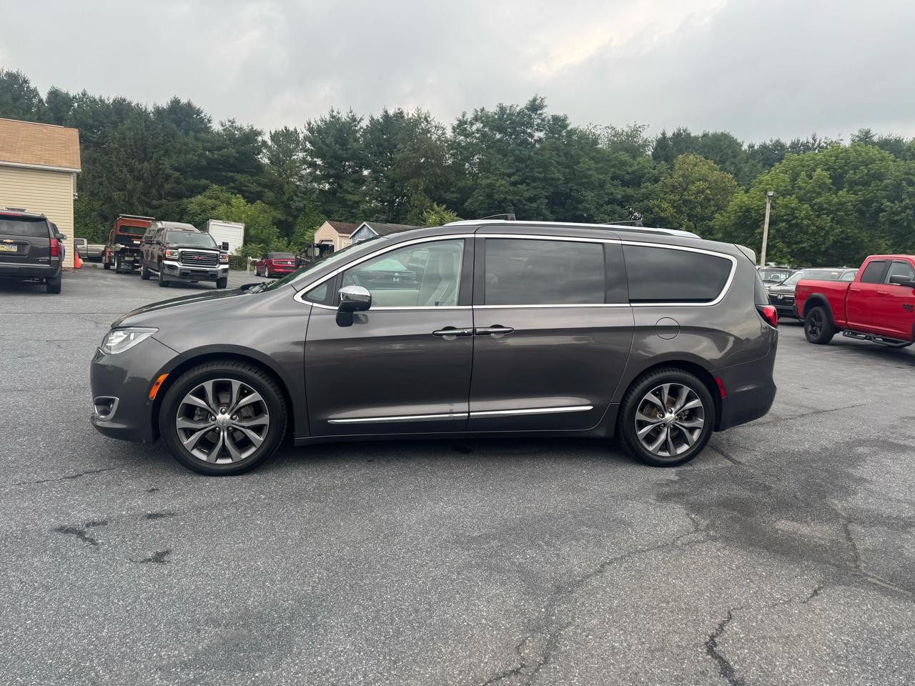 Chrysler Pacifica Limited FWD 2017