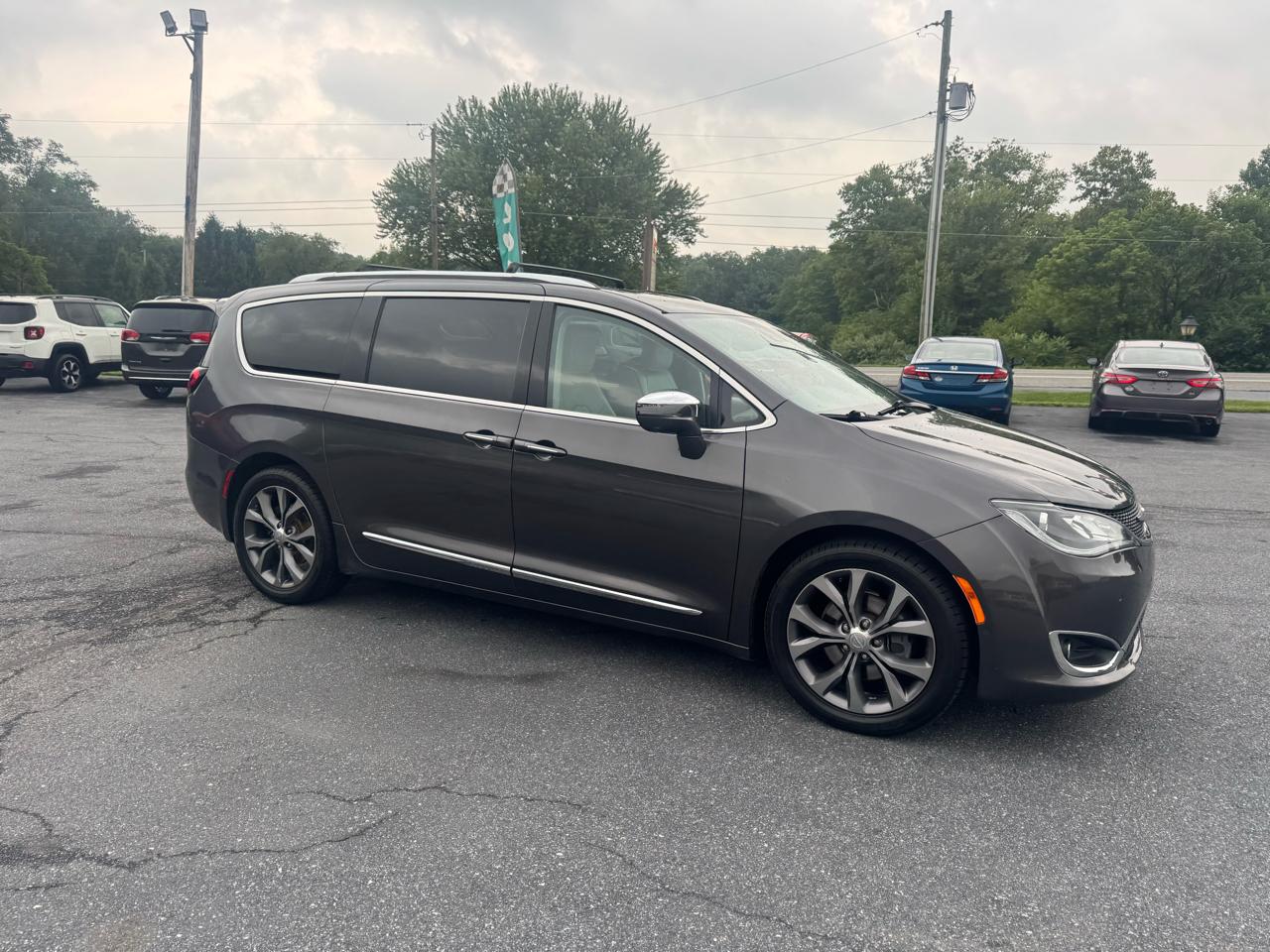Chrysler Pacifica Limited FWD 2017