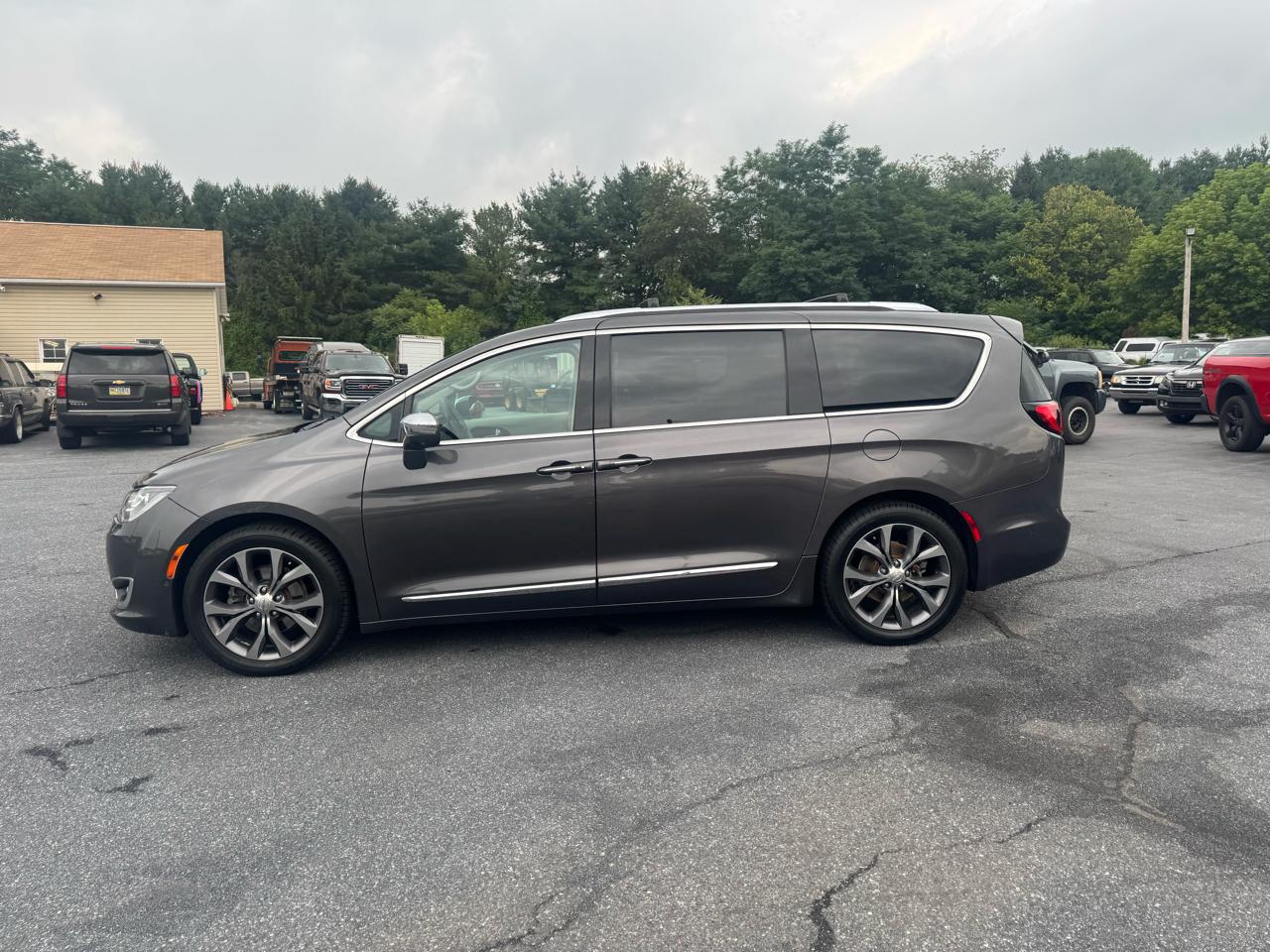 Chrysler Pacifica Limited FWD 2017