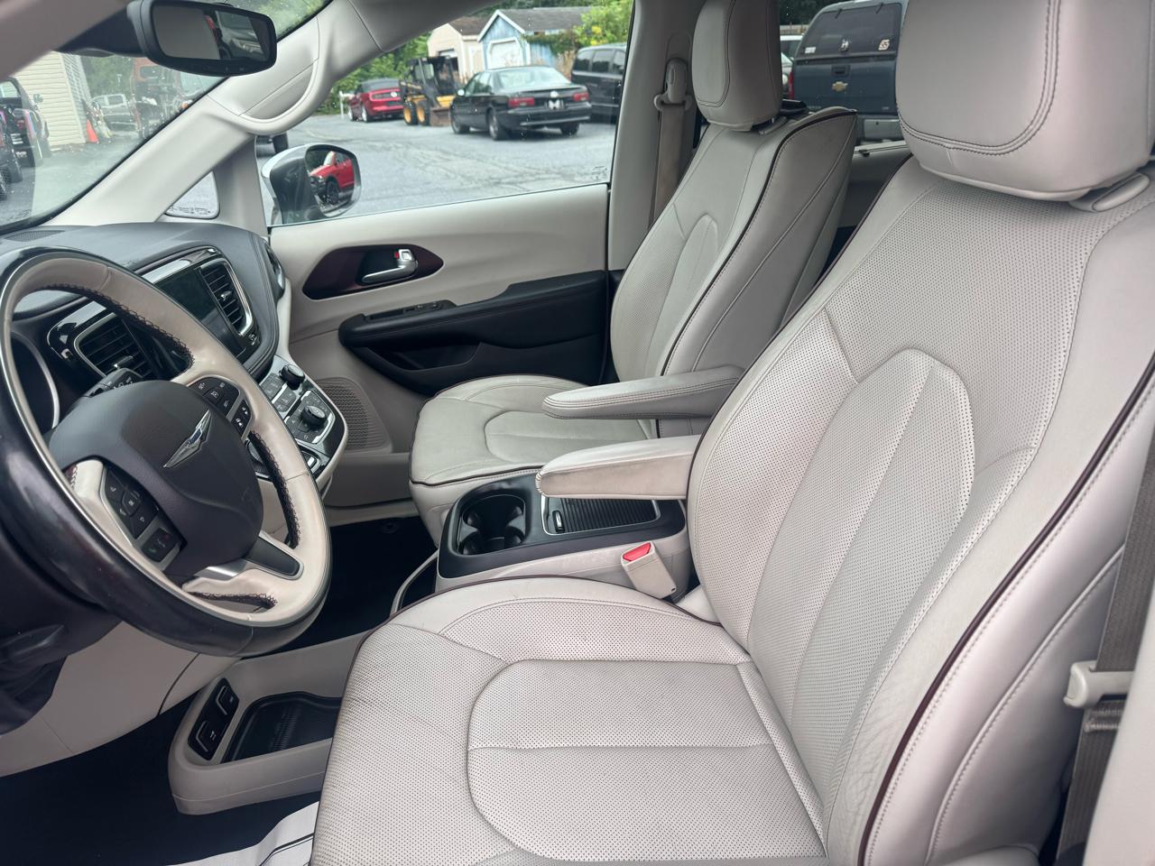 Chrysler Pacifica Limited FWD 2017